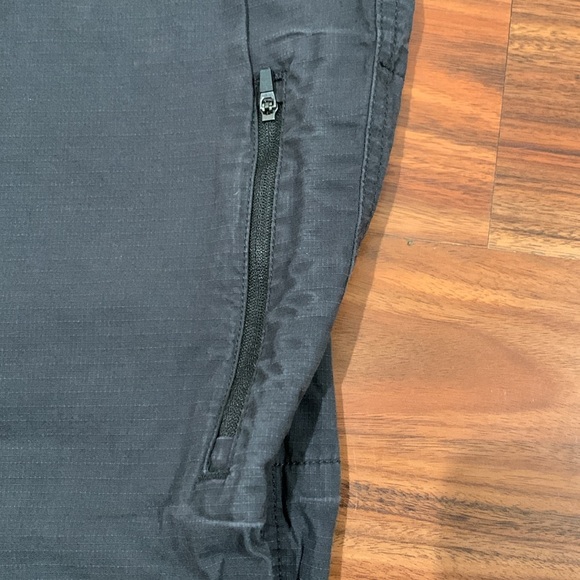 Vuori Men’s Ripstop Pants - Men’s SIZE MEDIUM - Picture 6 of 9
